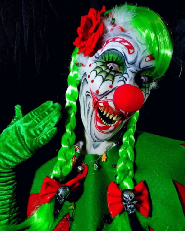 Застрашувачки изгледи: 18 крвави божиќни шминки кои изгледаат многу реално