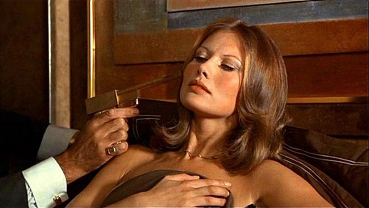 Сите убавици на едно место: Како изгледале Бонд девојките во филмовите за најпознатиот таен агент?