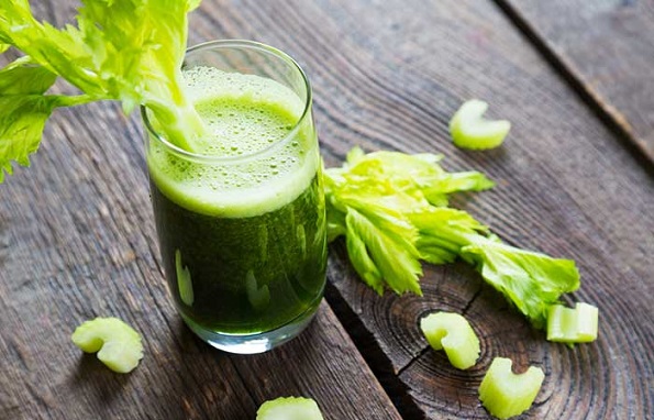 Видови храна кои ги намалуваат и ја спречуваат појавата на брчки (вклучено е и чоколадо!)