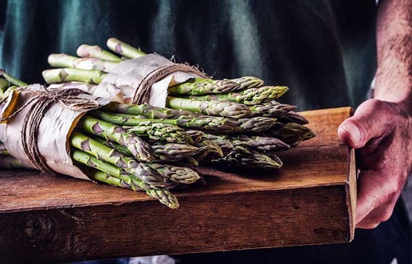 Видови храна кои ги намалуваат и ја спречуваат појавата на брчки (вклучено е и чоколадо!)