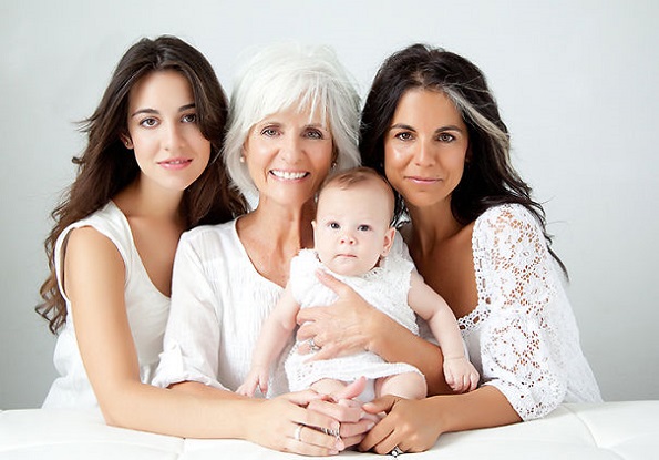 Различни генерации на една фотографија: Семејни портрети кои ќе ве разнежнат