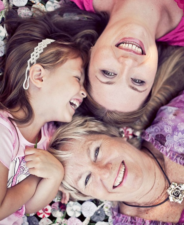 Различни генерации на една фотографија: Семејни портрети кои ќе ве разнежнат