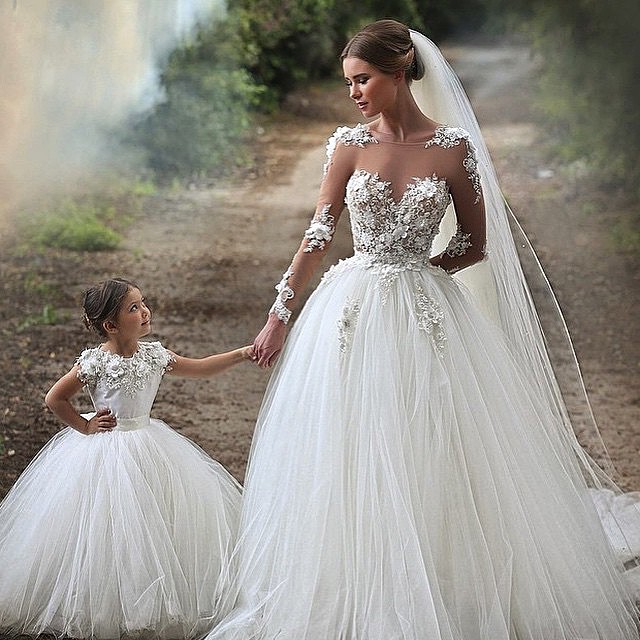 3-5-poznati-modni-dizajneri-sovetuvaat-kako-da-ja-pronajdete-sovrshenata-venchanica-www.kafepauza.mk_