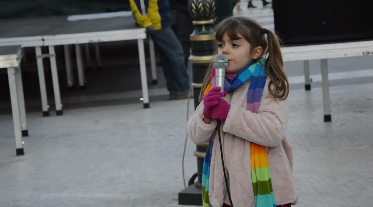 Запознајте ја Лена Илиевска, 6-годишно македонско девојче со прекрасен глас