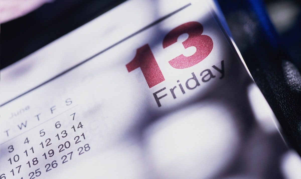 Денес е петок 13-ти и има полна месечина: Што треба да очекувате?