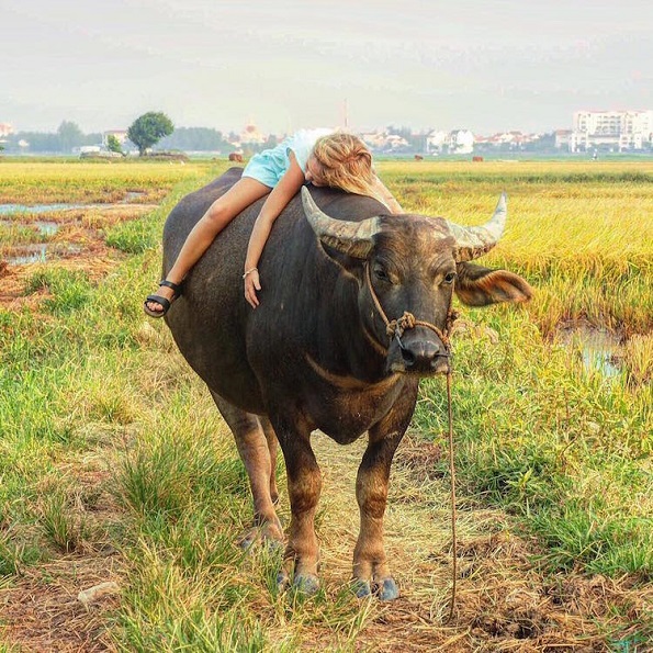Една мајка ја напуштила нејзината работа за да прошета низ светот со нејзината 5-годишна ќерка