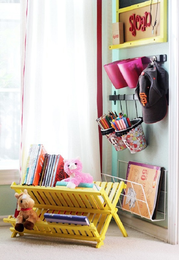 Интересни и необични начини да ги организирате книгите во вашиот дом