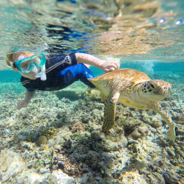 Една мајка ја напуштила нејзината работа за да прошета низ светот со нејзината 5-годишна ќерка