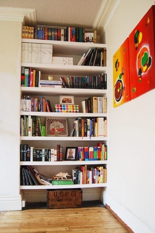 Интересни и необични начини да ги организирате книгите во вашиот дом