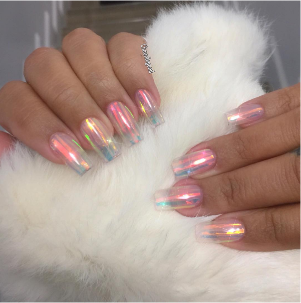 4-manikir-inspiriran-od-staklenite-chevlichki-na-pepelashka-www.kafepauza.mk_