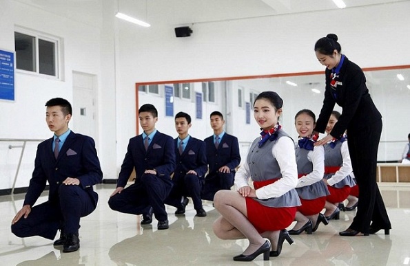 Еве како изгледа обуката за стјуардеси во Кина