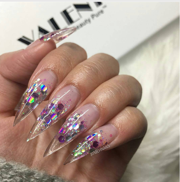 5-manikir-inspiriran-od-staklenite-chevlichki-na-pepelashka-www.kafepauza.mk_