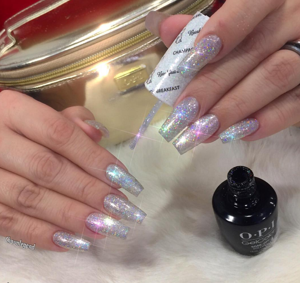 7-manikir-inspiriran-od-staklenite-chevlichki-na-pepelashka-www.kafepauza.mk_