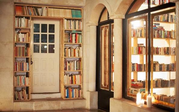 Овој хотел со 50.000 книги е сон на секој љубител на книгите