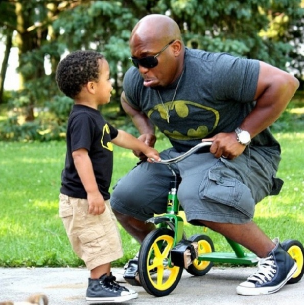 Прекрасни фотографии кои ја покажуваат поврзаноста на таткото со нивните деца