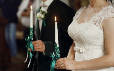 Зошто невестата стои од левата страна на младоженецот? Причината не е воопшто романтична!