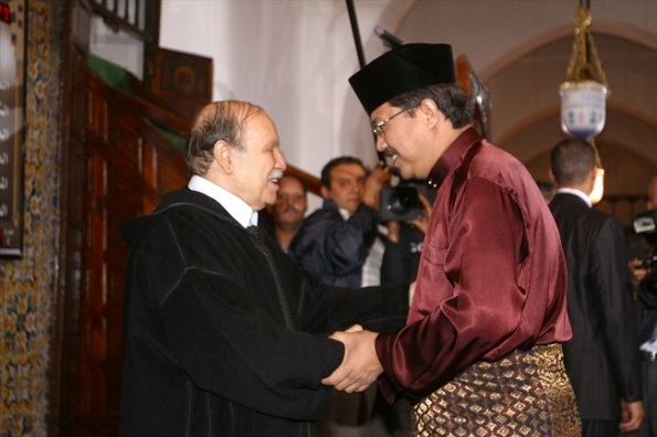 Како се поздравуваат луѓето во различни земји?