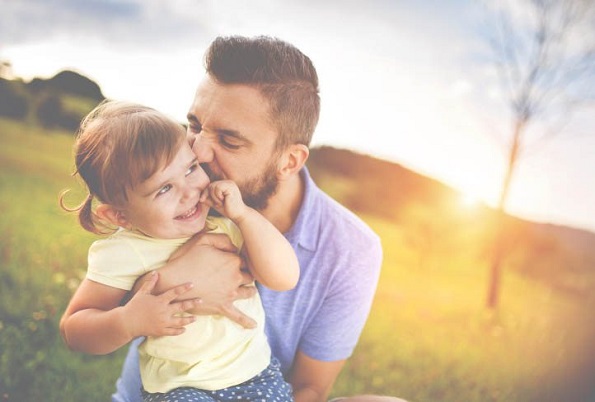 5 начини на кои вашата ќерка ве прави подобар човек