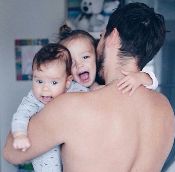 12 мажи покажуваат дека да се биде татко е најдобрата работа во светот