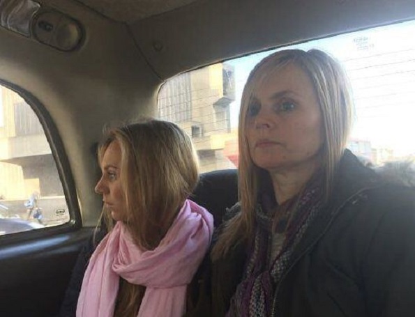 Момче постојано се обидува да ја натера девојката да се заљуби во него, откако таа добила амнезија