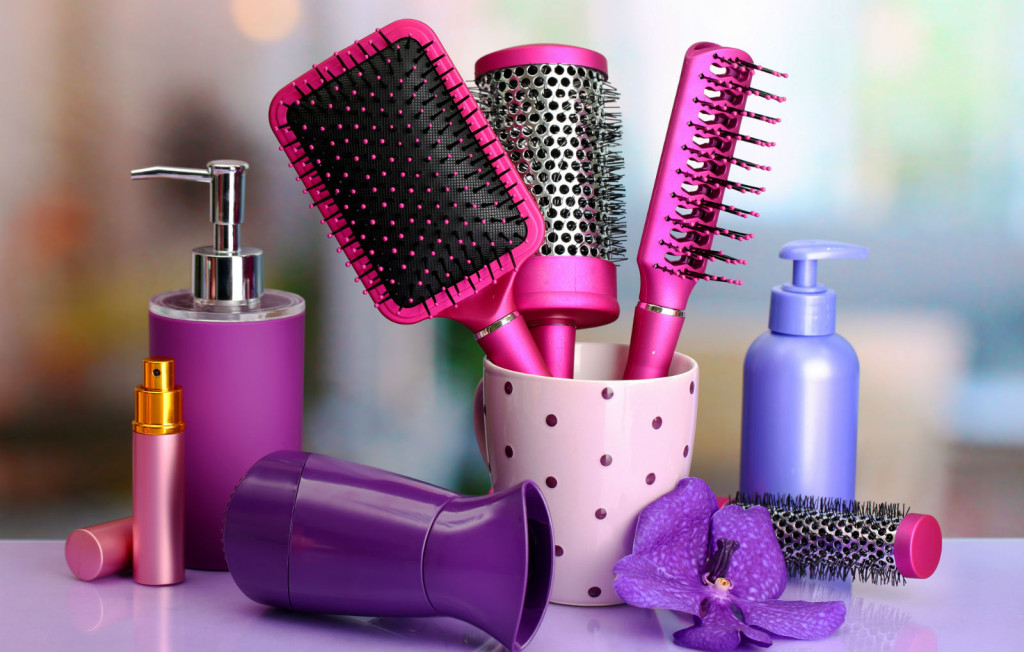 1-kolku-chesto-treba-da-gi-chistite-cheshelite-i-chetkite-za-kosa-www.kafepauza.mk_