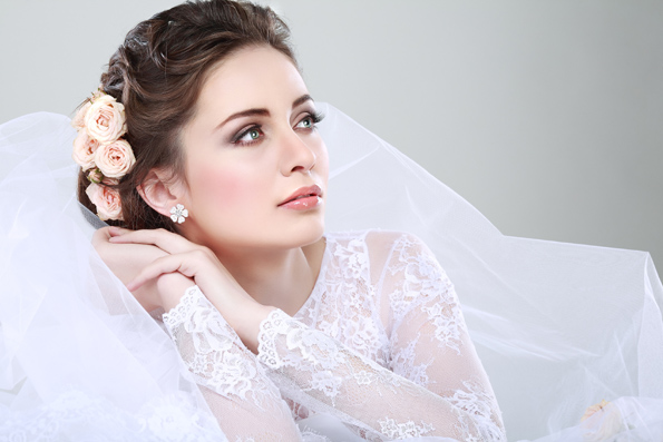 Што треба да знае секоја невеста пред да одлучи дали да го задржи моминското презиме?