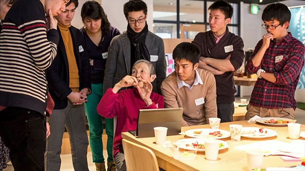 81-годишна жена учи програмирање и создава игра, докажувајќи дека никогаш не е доцна да се научи