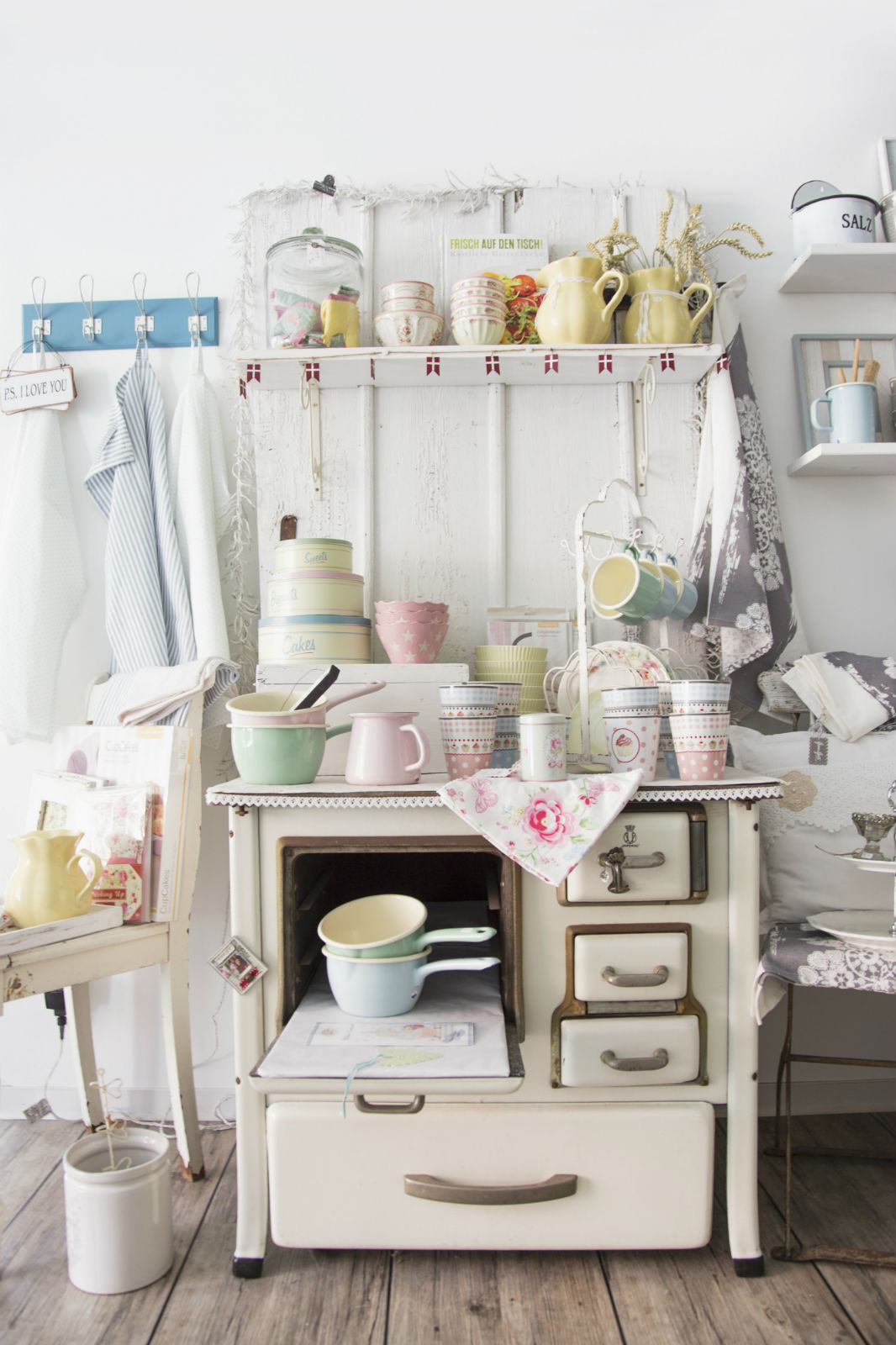 5-lesno-brzo-i-ednostavno-10-nachini-kako-da-go-osvezhite-stariot-babin-mebel-www.kafepauza.mk_