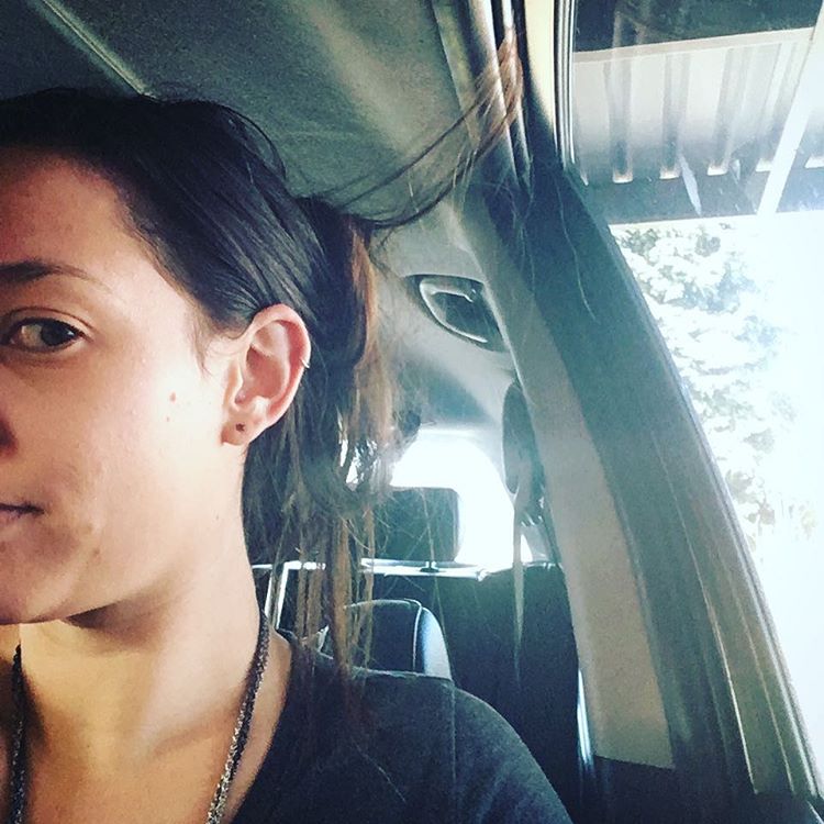 (6) Само девојките со долги коси можат да ги разберат овие секојдневни проблеми