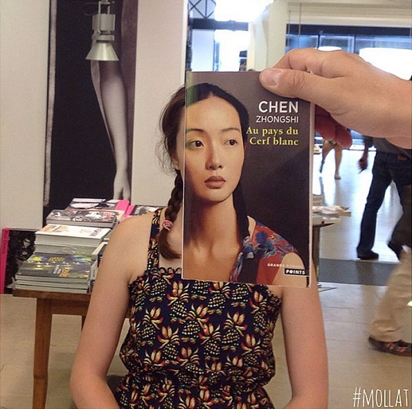 Забавни фотографии: Еве што прават вработените во книжарницата кога им е досадно