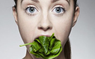 Најновите истражувања откриваат: Растенијата можат да „чујат“ како ги јадете