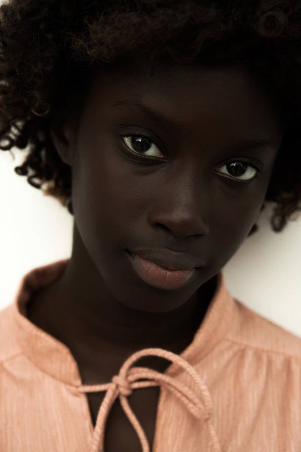 Погледнете ги овие необични близначки со волшебен изглед кои ќе ве остават без зборови