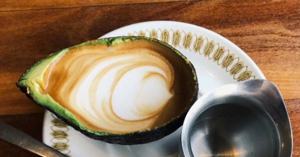 Необичен тренд во светот на кафето: Би пробале ли лате во авокадо?