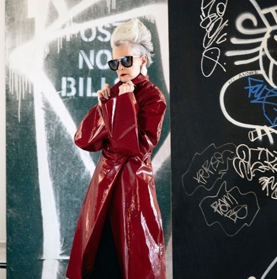 (14)profesorka-koja-stana-modna-ikona-kafepauza.mk