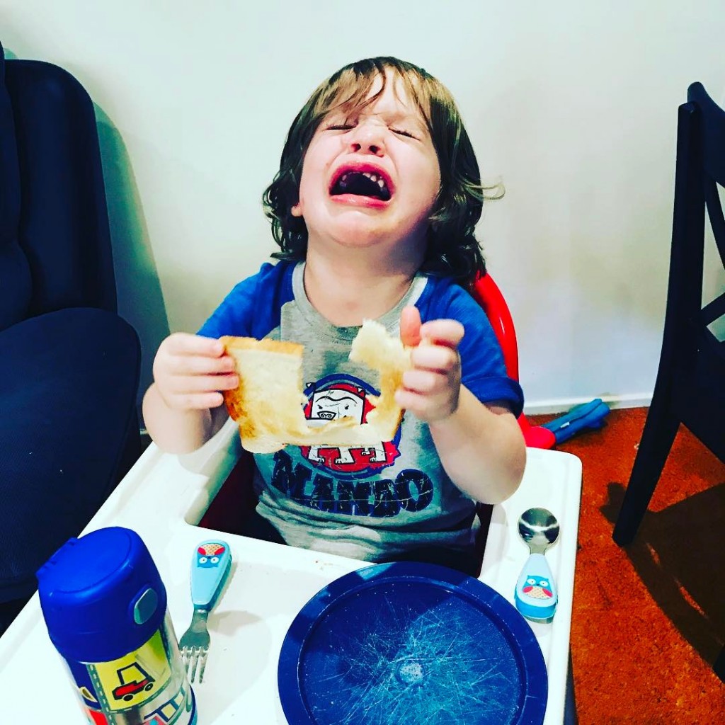 (2)18-urnebesni-fotografii-koi-pokazhuvaat-kolku-e-teshko-da-si-dete-kafepauza.mk