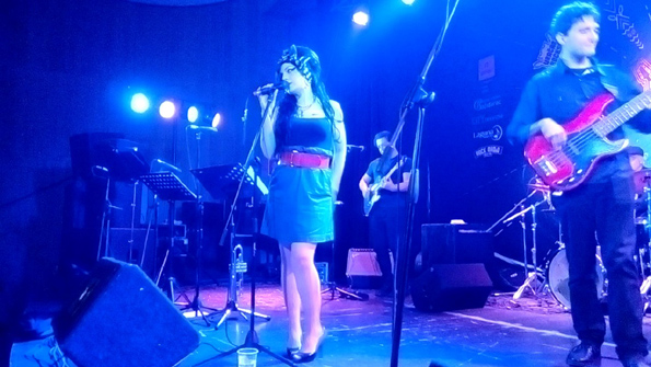 Носталгична вечер во Станица 26: Трибјут бендот „Amy’s House“ ни ја врати магијата на единствената Ејми Вајнхаус