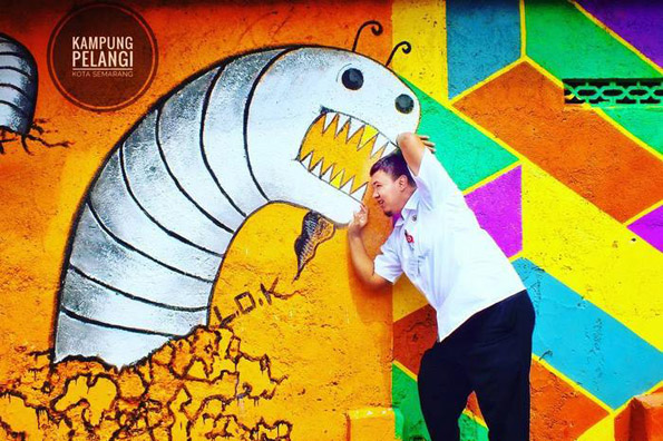 Срушени куќи претворени во ремек-дела: Ова индонезиско село во боите на виножитото ќе ве воодушеви!