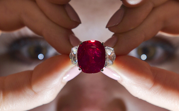 Тајното значење што го крие вашиот скапоцен камен според месецот на раѓање