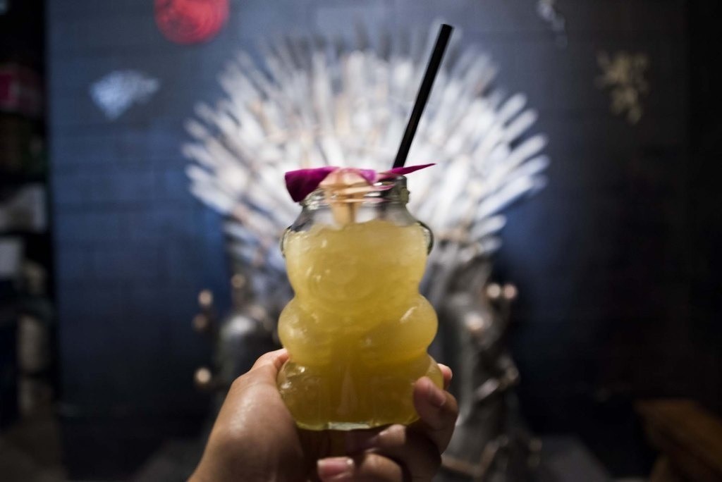 (10)dali-bi-go-posetile-barot-igra-na-tronovi-kafepauza.mk