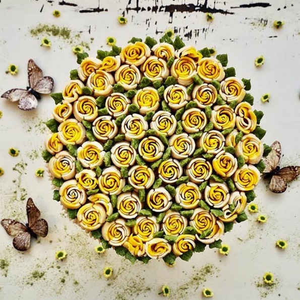 Не ви доаѓа да ги помирисате? Запознајте ја слаткарката од Берлин која дизајнира цветни торти