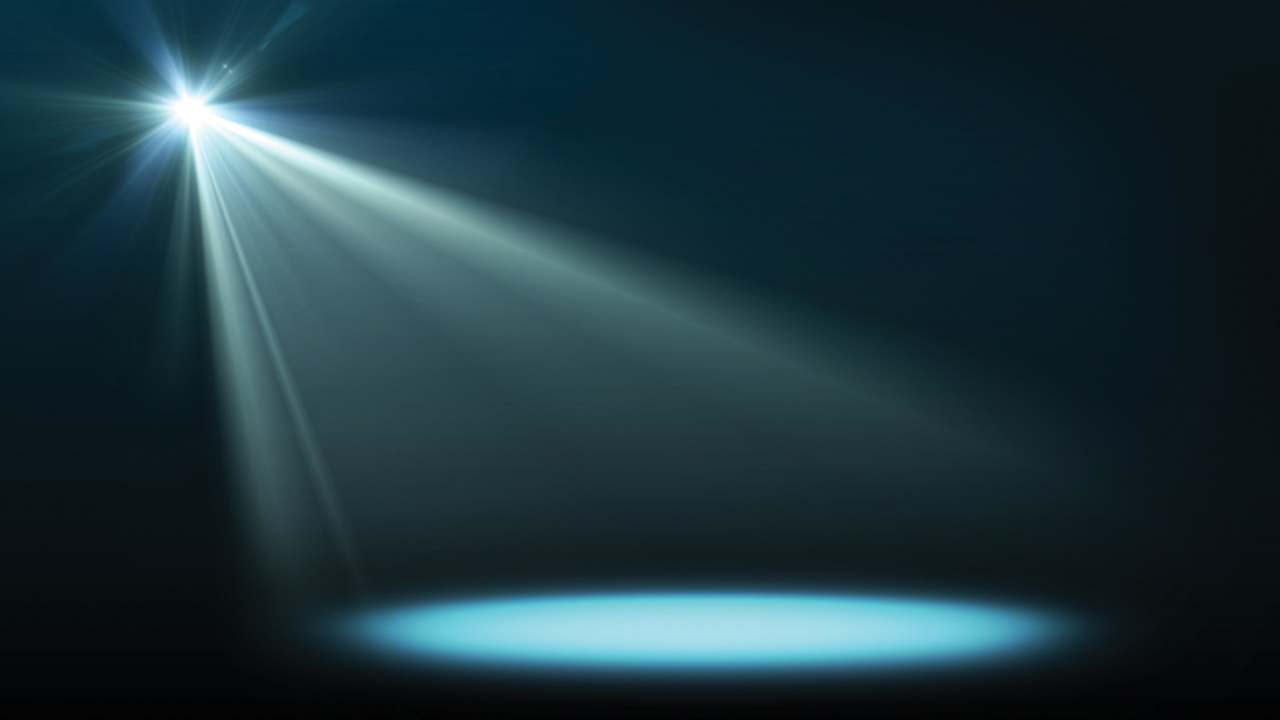 4-horoskopski-znaci-shto-obozhavaat-da-bidat-centar-na-vnimanieto