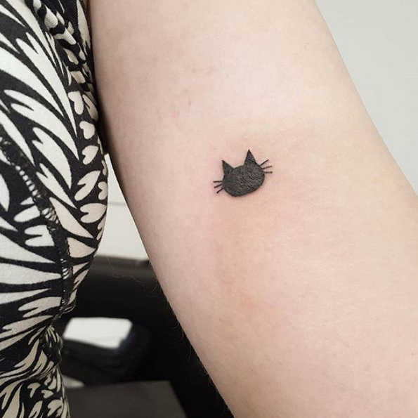 (6) sovrsheni-tetovazhi-za-onie-shto-ne-mozhat-da-si-go-zamislat-zhivotot-bez-machka-www.kafepauza.mk