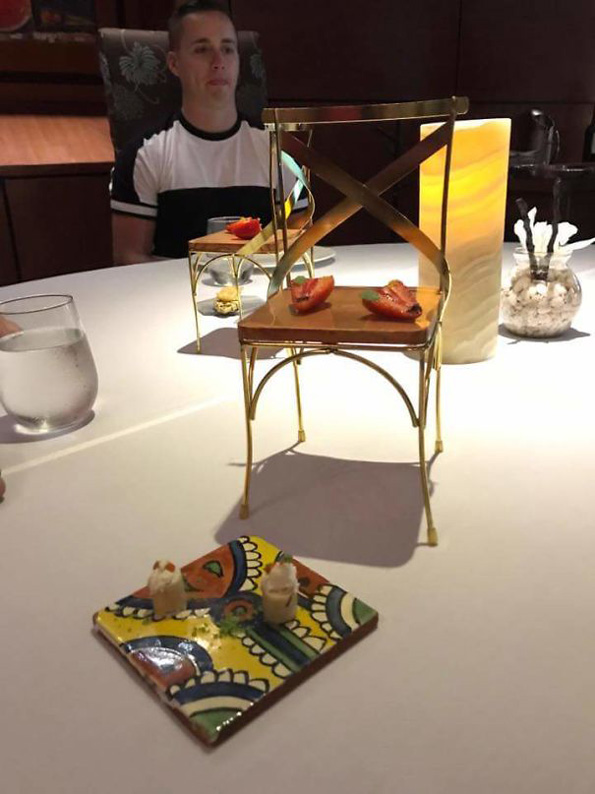 Ресторани кои имаат урнебесни идеи за послужување на храната