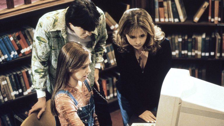 (10)15-televiski-serii-koi-bie-pred-nivnoto-vreme-kafepauza.mk