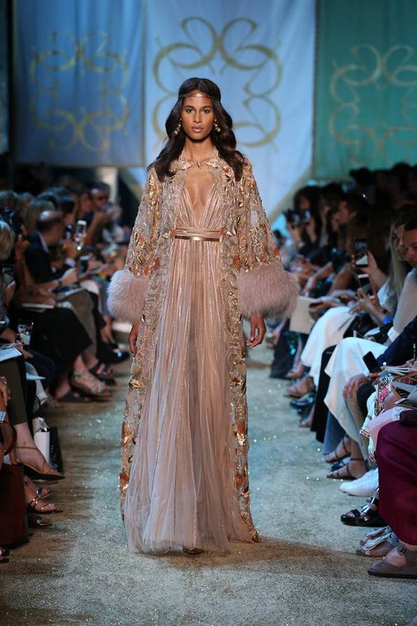 (16) neverojatna-esenska-i-zimska-kolekcija-za-20172018-godina-od-eli-saab-www.kafepauza.mk-001