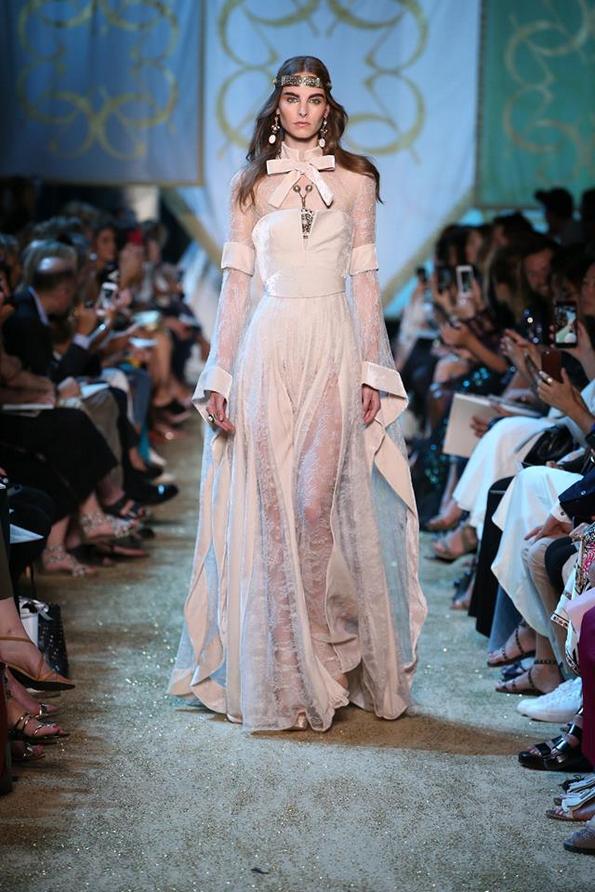 (21) neverojatna-esenska-i-zimska-kolekcija-za-20172018-godina-od-eli-saab-www.kafepauza.mk-001