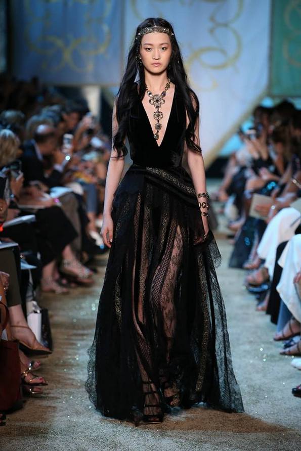 (54) neverojatna-esenska-i-zimska-kolekcija-za-20172018-godina-od-eli-saab-www.kafepauza.mk-001