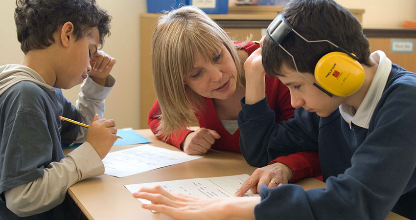 (11)13-neverojatni-raboti-koi-vo-ovoj-moment-se-sluchuvaat-vo-svetot-kafepauza.mk