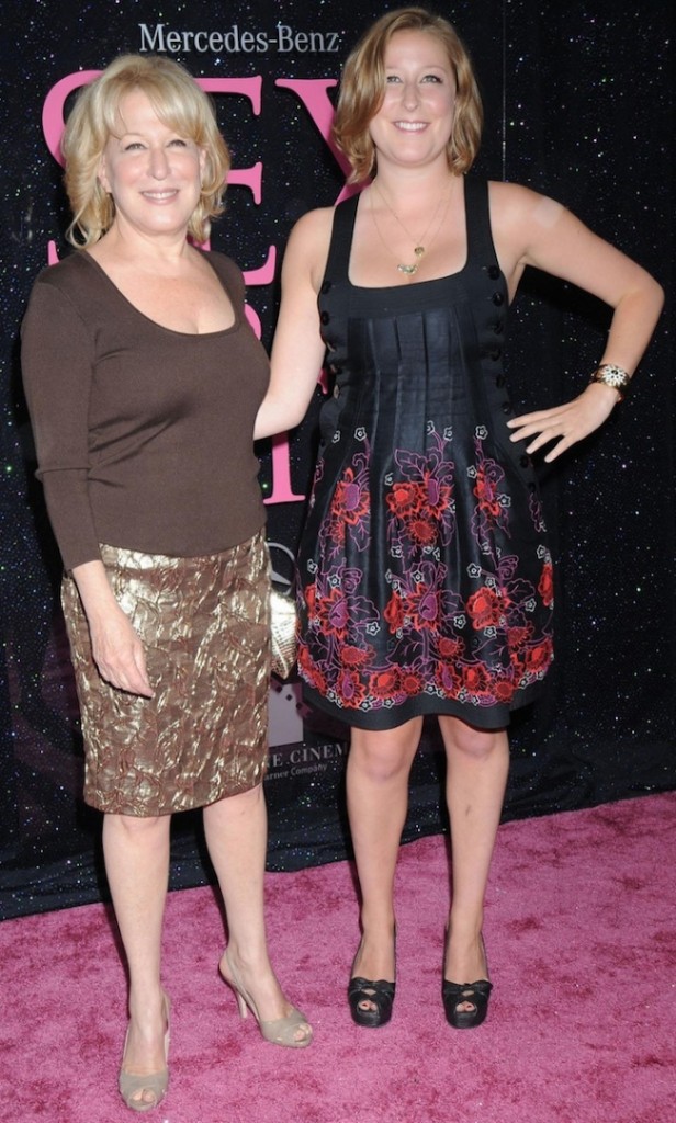 (16)slavni-majki-i-kjerki-koi-bi-mozhele-da-bidat-bliznachki-kafepauza.mk