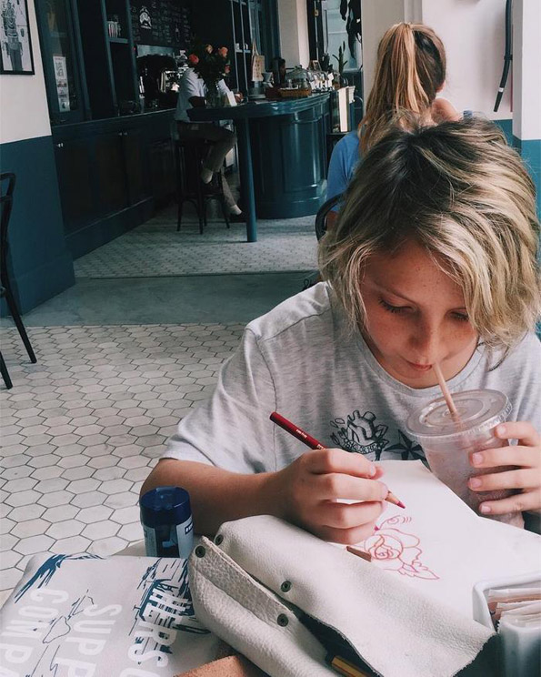 Запознајте го Езра „Ајкулата“: Најмладиот тату артист со неверојатен талент